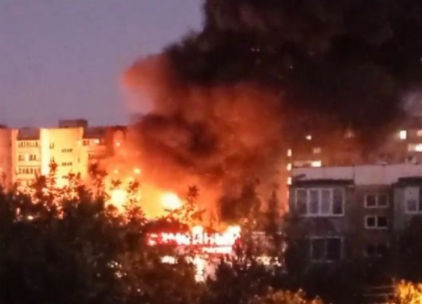 Rusya'da yerleşim yerine savaş uçağı düştü!